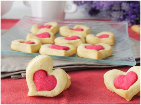 biscotti cuore prada condividi|BISCOTTI a forma di CUORE .